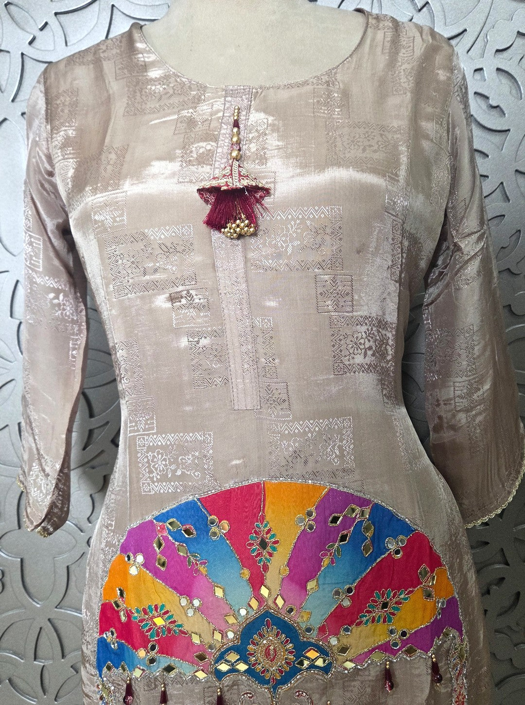 CRAPE SILK BEAUTIFUL THREE PIECE SET (KURTI 1092)