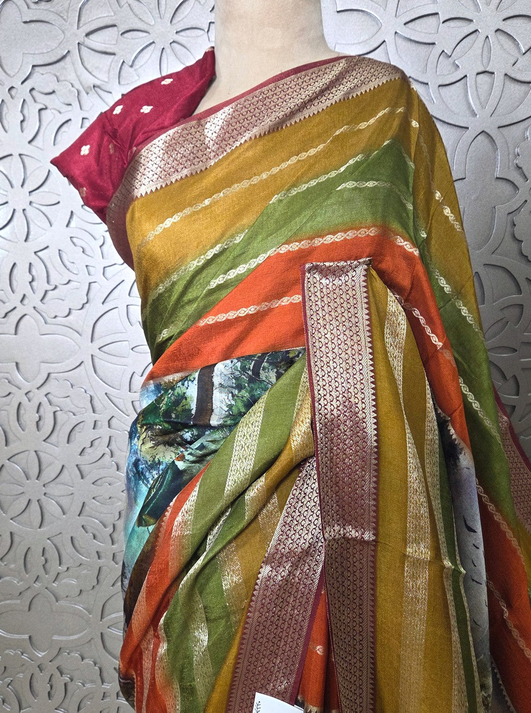 CREPE MUSLIN WITH PICHWAI PRINT (SAREE1090)