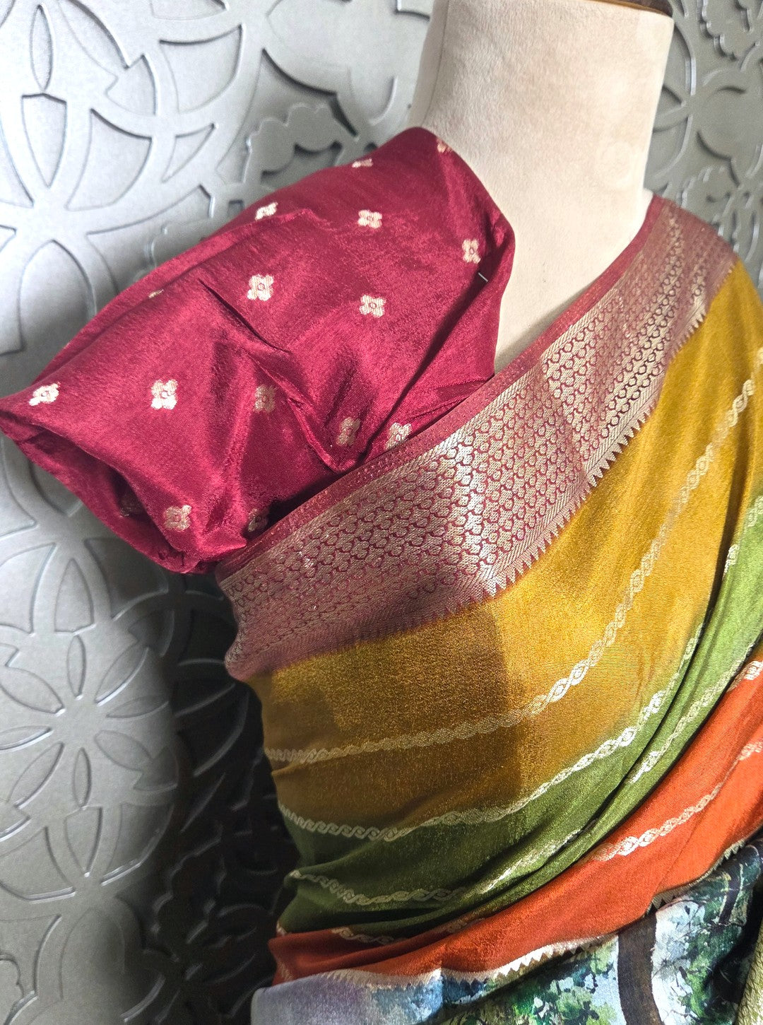 CREPE MUSLIN WITH PICHWAI PRINT (SAREE1090)