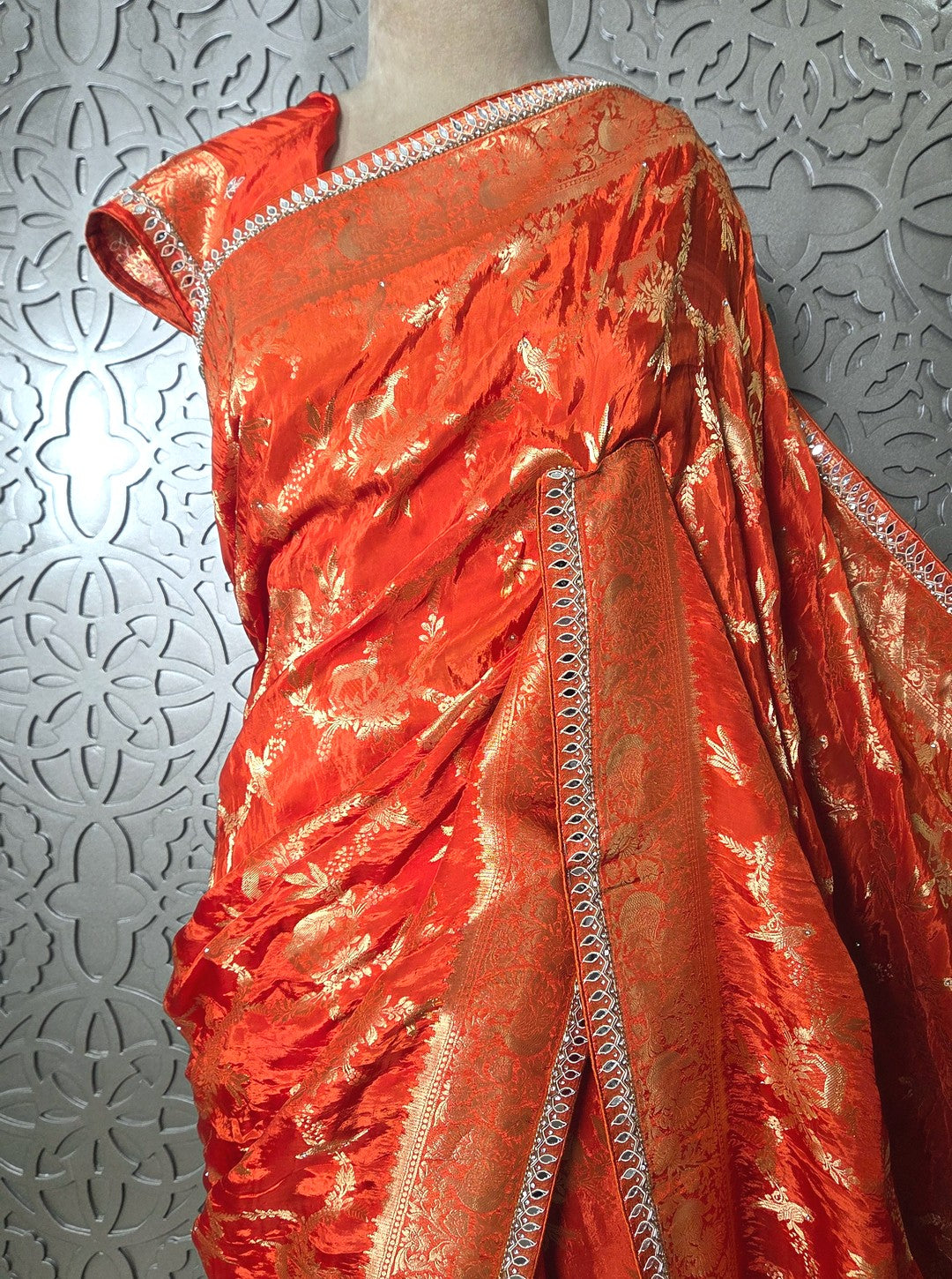 CREPE SILK WITH ANTIQUE WORK (SAREE1079)