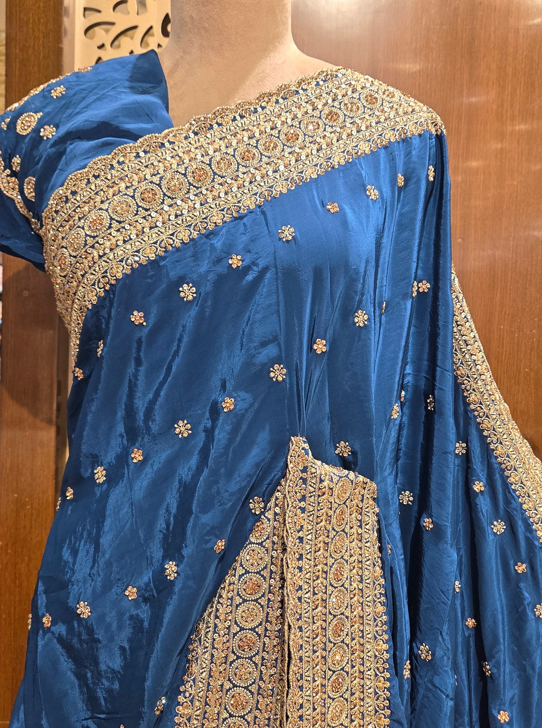CREPE SILK WITH DABKA WORK & MIRROR WORK (SAREE1078)