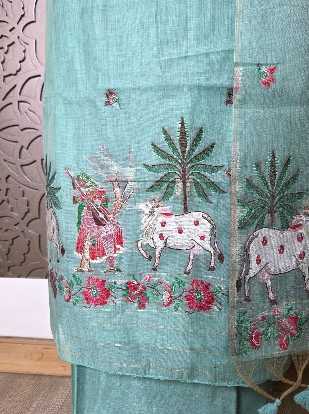 JAMDANI SUIT WITH BEAUTIFUL FIGURES MOTIVE (SUIT1086)