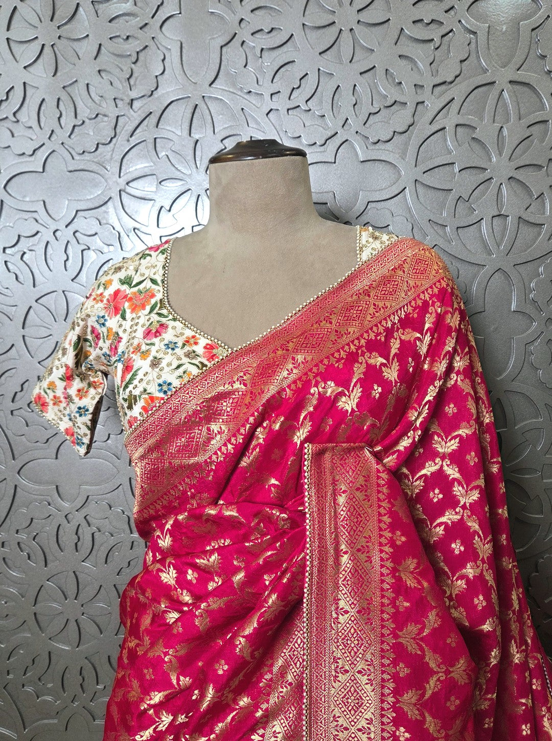 MUNGA SILK WITH RICH WEAVING PALLU STICHED BLOUSE WITH EMBROIEDRY (SAREE1095)