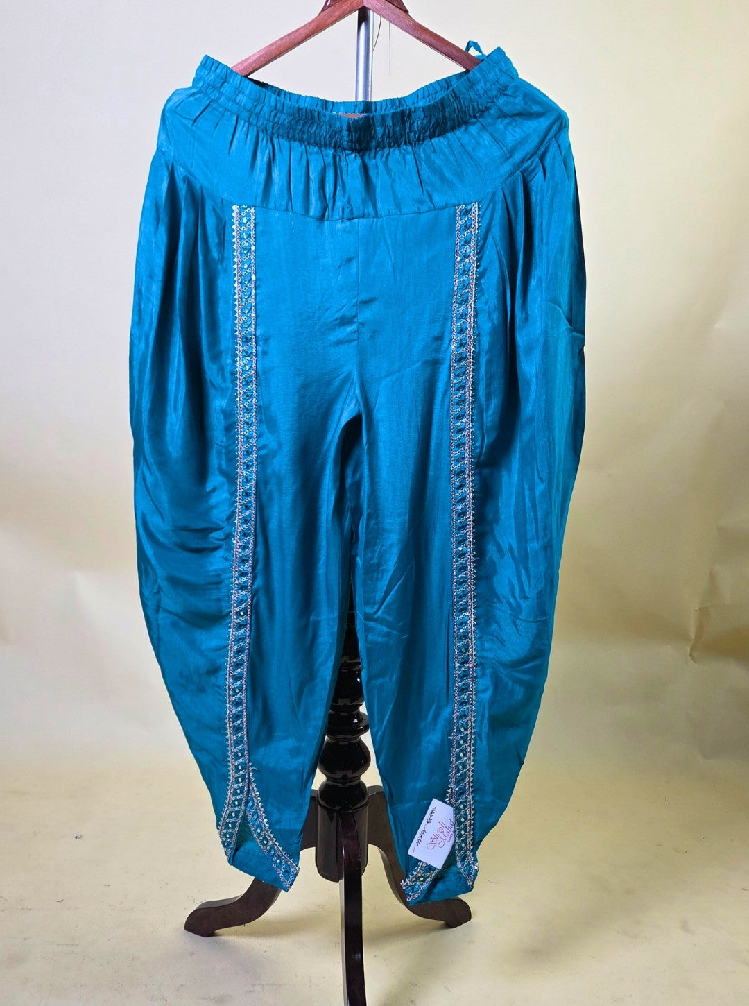 MUSLIN SHORT ANARKALI WITH BANDHNI PRINT & DHOTI STYLE SALWAR (KUR1073)
