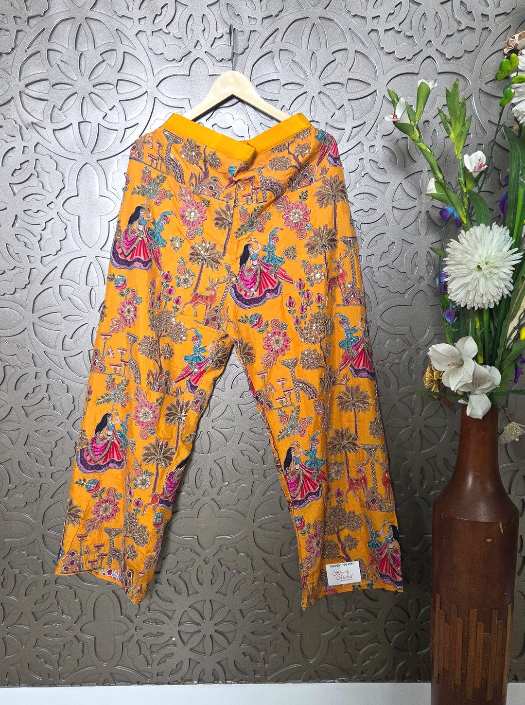 NATURAL CRAPE ELEGANT COLOUR WITH BEAUTIFUL EMBROIEDRY GRACEFUL PANT (KURTI 1091)
