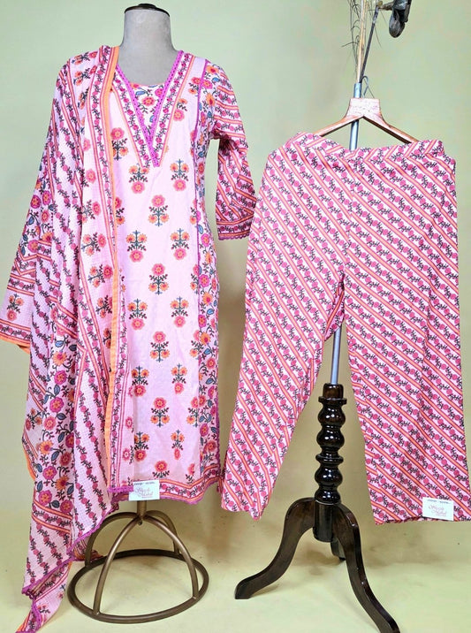 PEACH COLOUR COTTON HANDPRINT KURTI WITH PEARL WORK V-NECK STYLE OR COTTON DUPATTA & COTTON PANT (KUR1035)