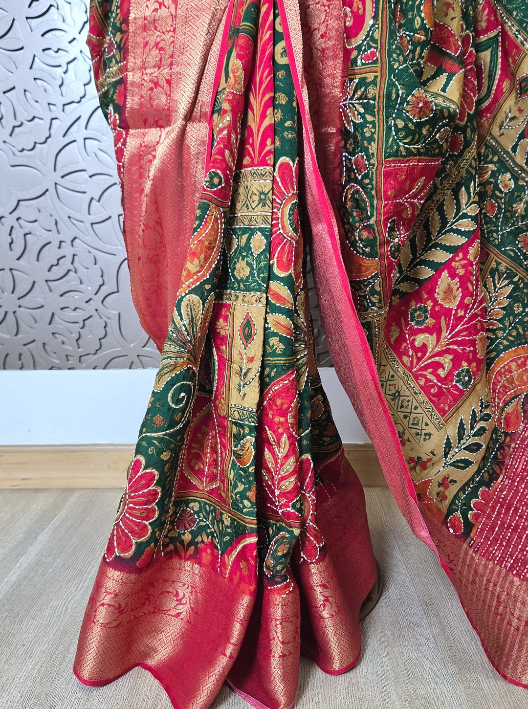 CRAPE SILK SAREE WITH KATHA WORK (SAREE1096)