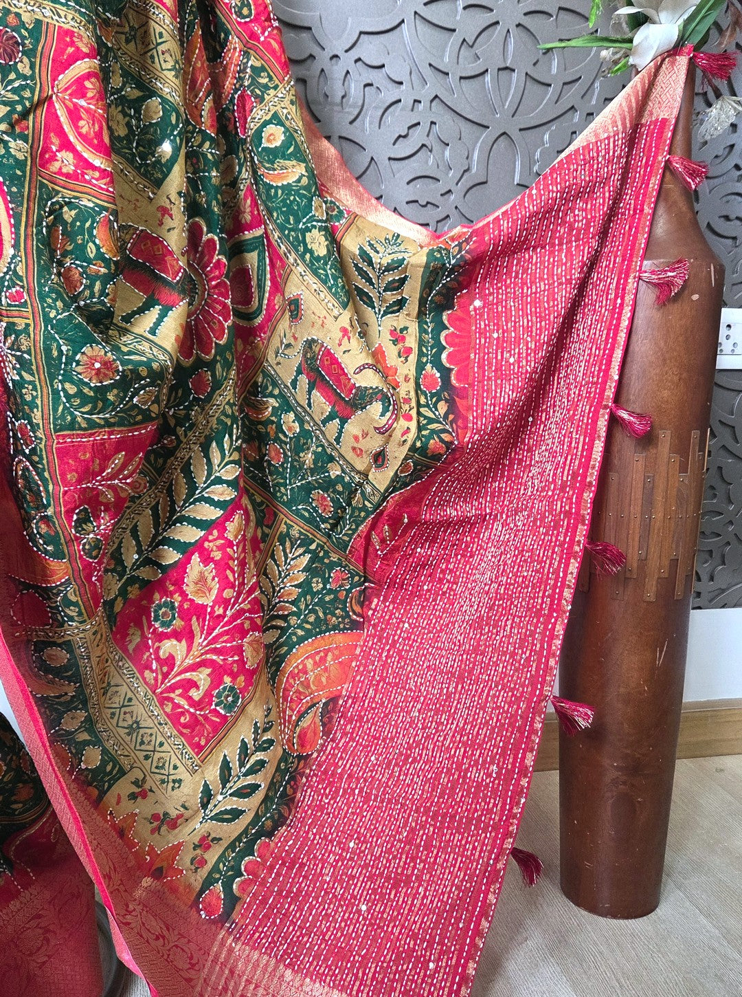 CRAPE SILK SAREE WITH KATHA WORK (SAREE1096)