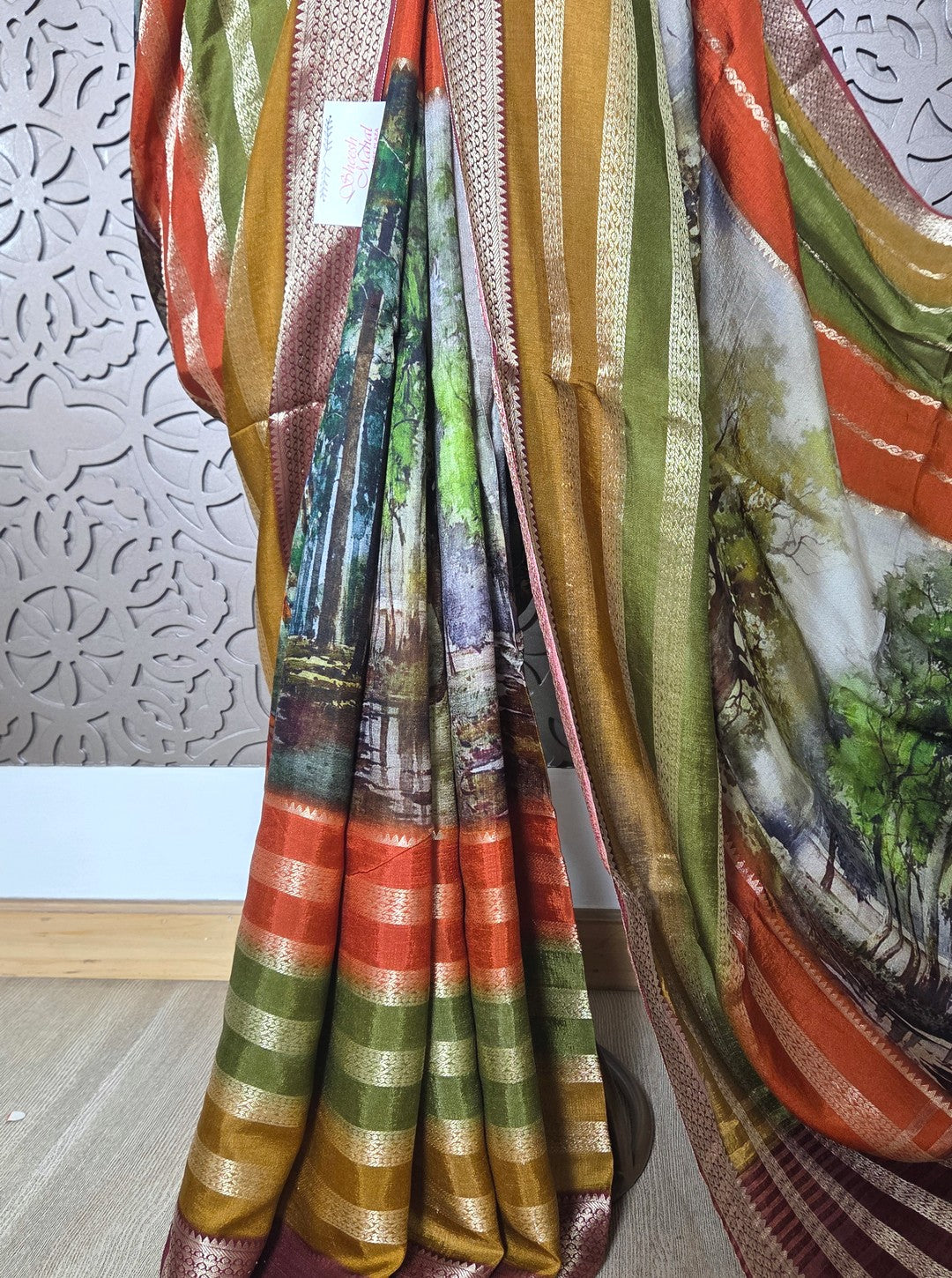 CREPE MUSLIN WITH PICHWAI PRINT (SAREE1090)