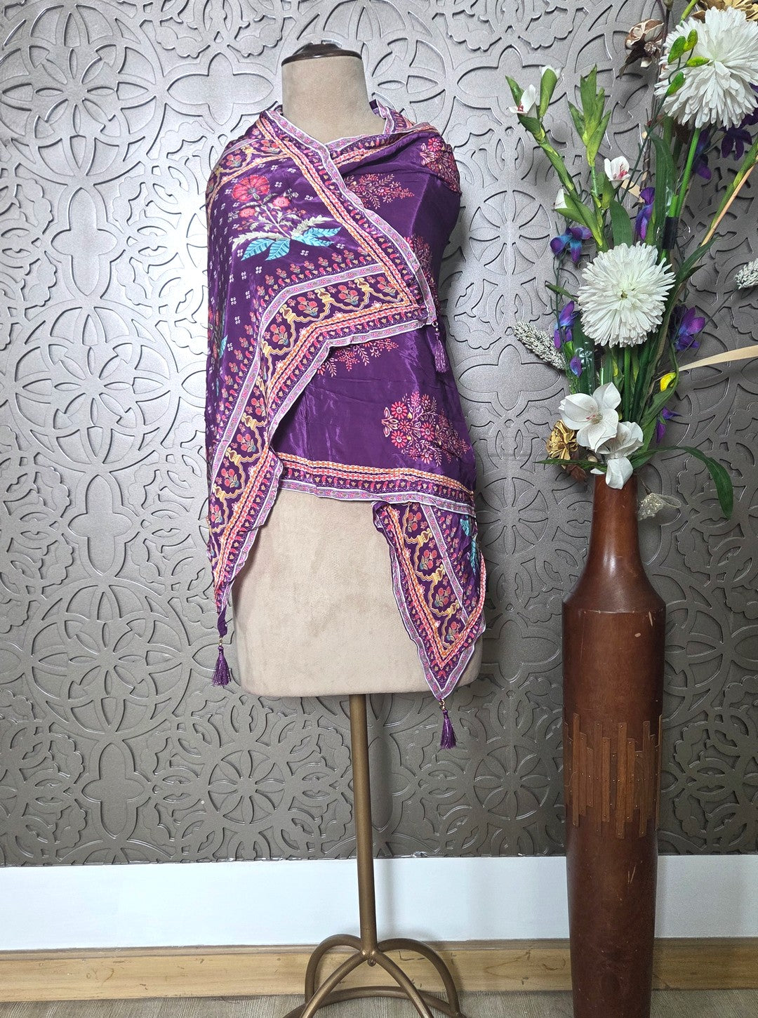UPARA THREE PIECE SET (KURTI 1093)
